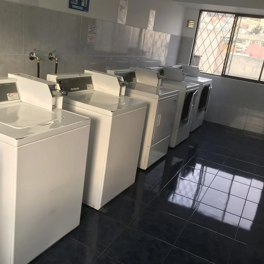 Suites Parque Real Quito 2*,  Ecuador