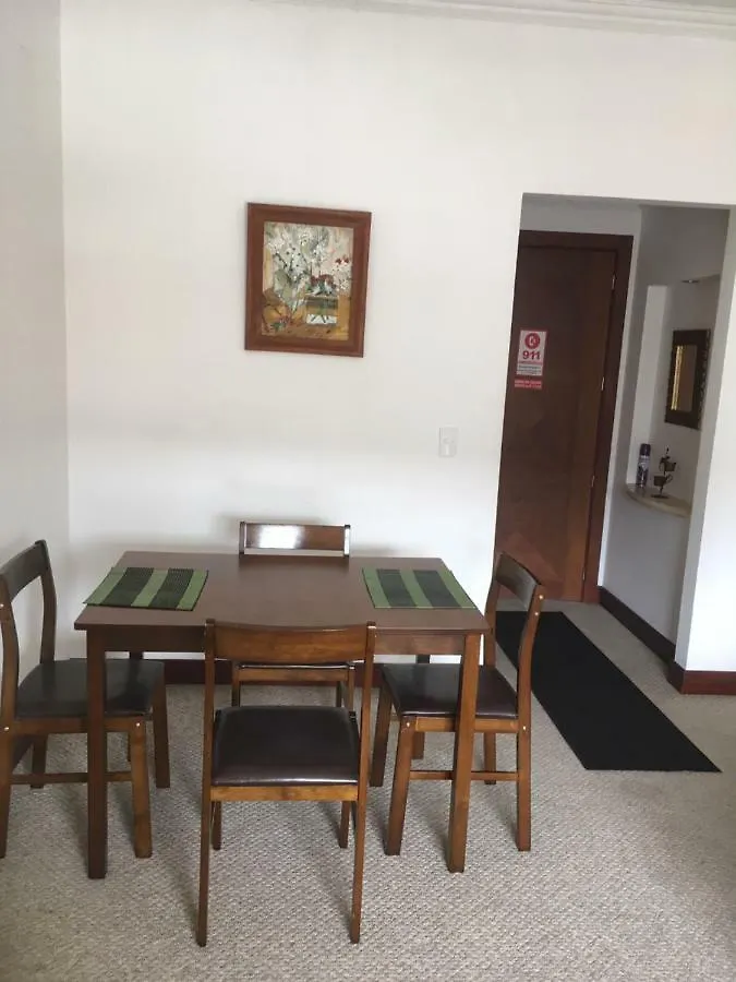 Aparthotel Suites Parque Real Quito
