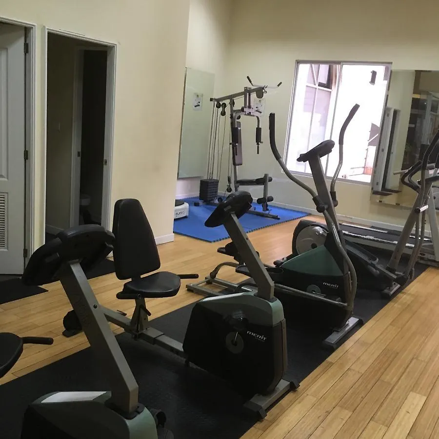 Suites Parque Real 키토 2*,