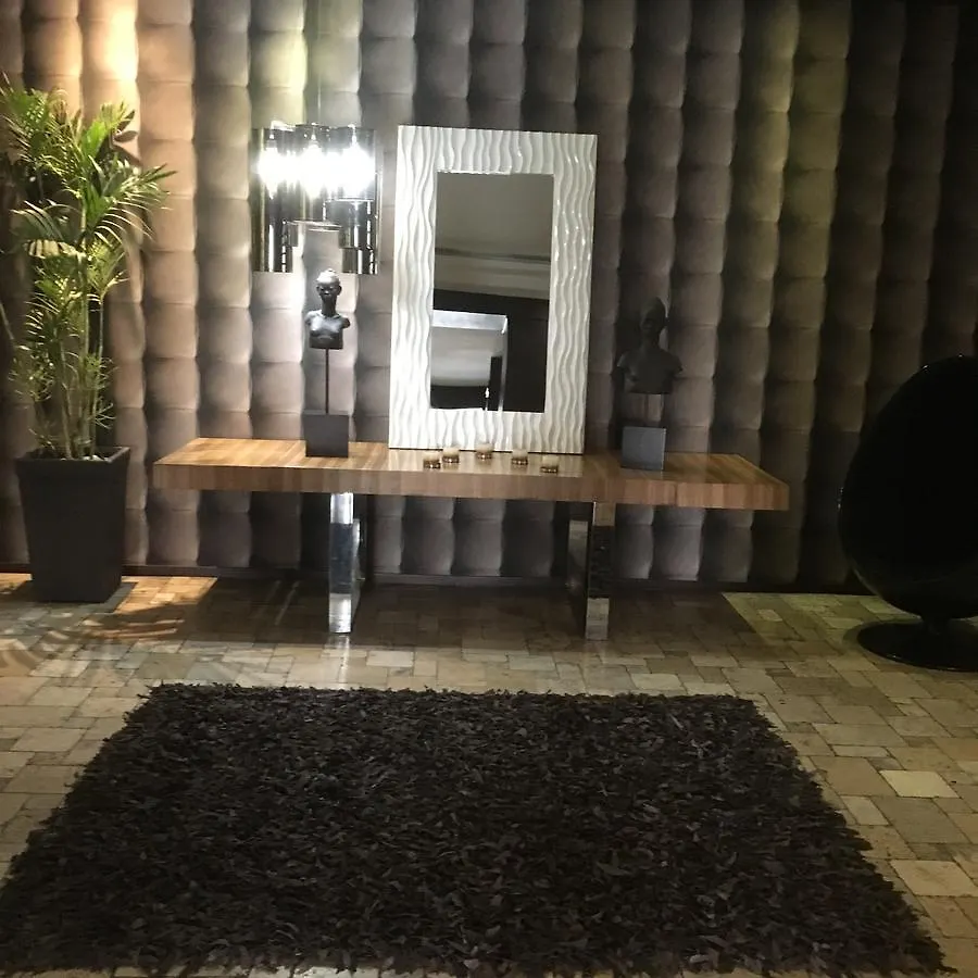 아파트호텔 Suites Parque Real 키토